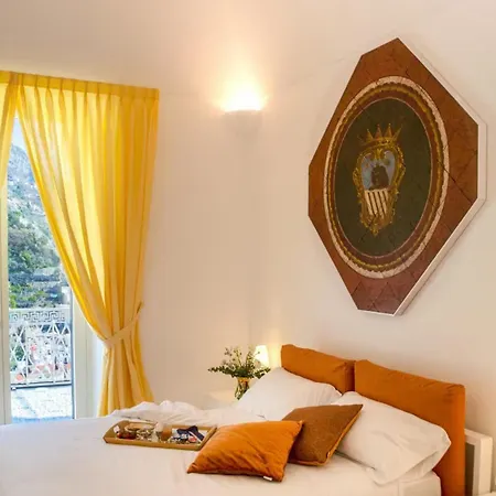Elegante Con Vista Mozzafiato Sul Mare Di Amalfi