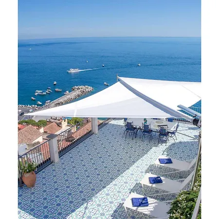 Elegante Con Vista Mozzafiato Sul Mare Di Holiday park